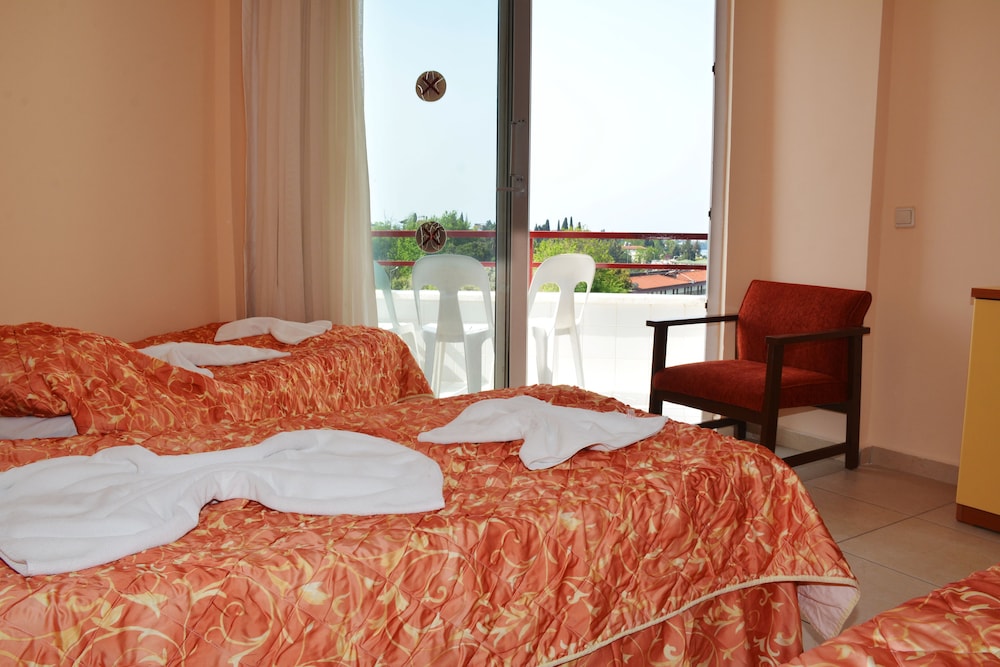 Side Kervan Hotel — Hotel rooms in Side
