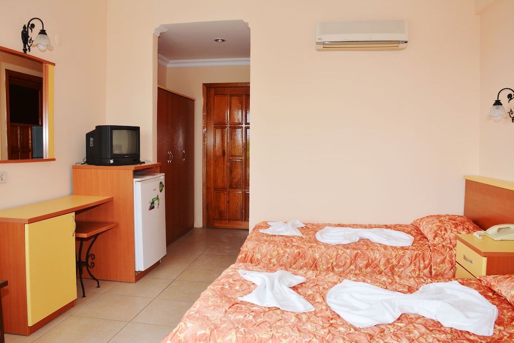 Side Kervan Hotel — Hotel rooms in Side
