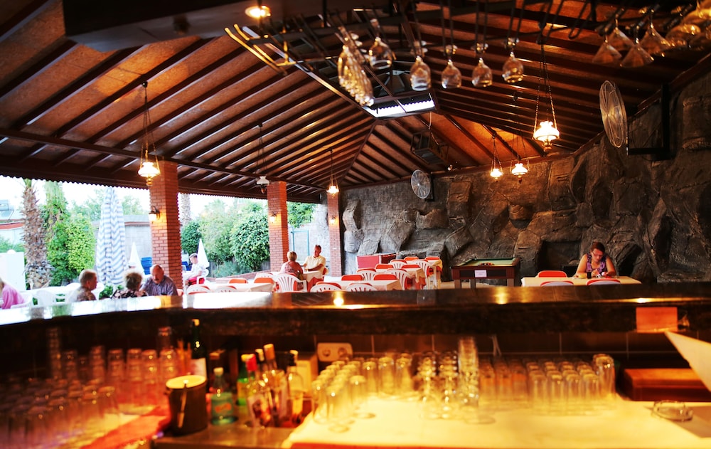 Side Kervan Hotel — Restaurant & bars in Side