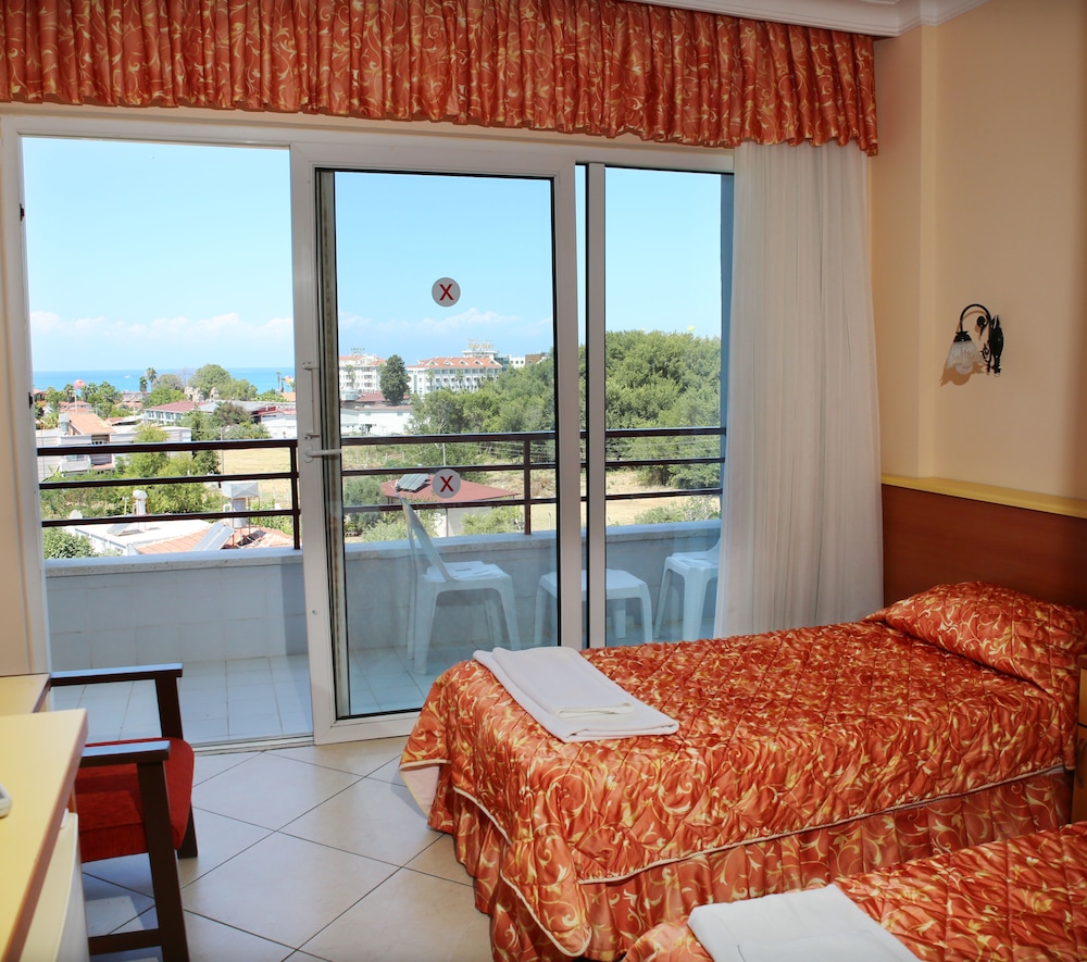 Side Kervan Hotel — Hotel rooms in Side