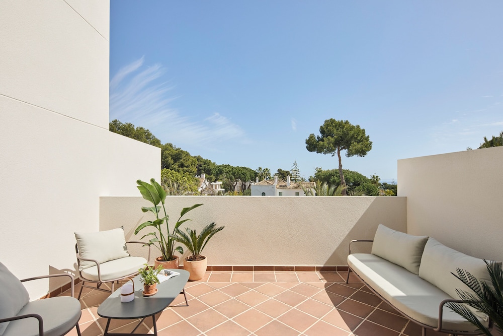 Kimpton Los Monteros Marbella by IHG — Hotel building in Marbella, Andalusia