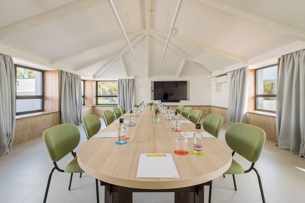 Kimpton Los Monteros Marbella by IHG — Restaurant & bars in Marbella, Andalusia
