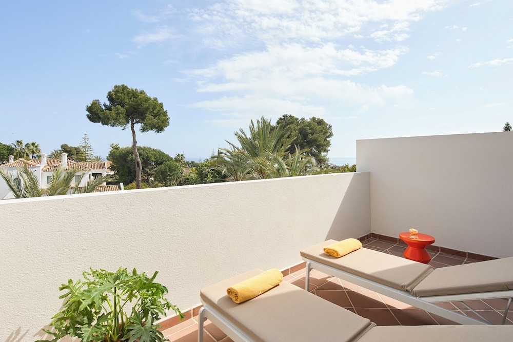 Kimpton Los Monteros Marbella by IHG — Hotel building in Marbella, Andalusia
