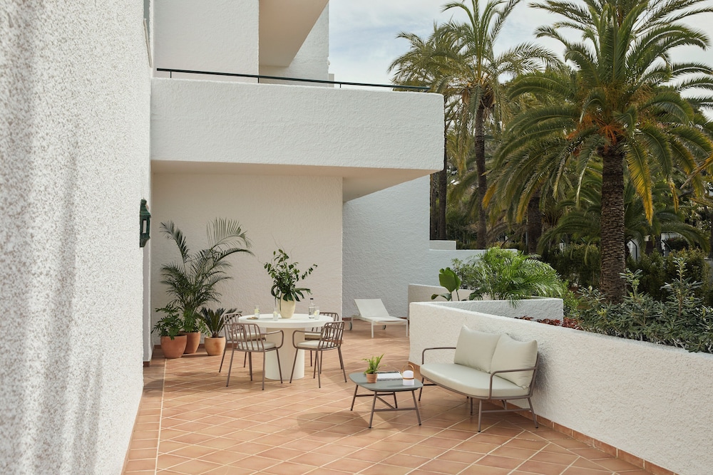 Kimpton Los Monteros Marbella by IHG — Hotel building in Marbella, Andalusia