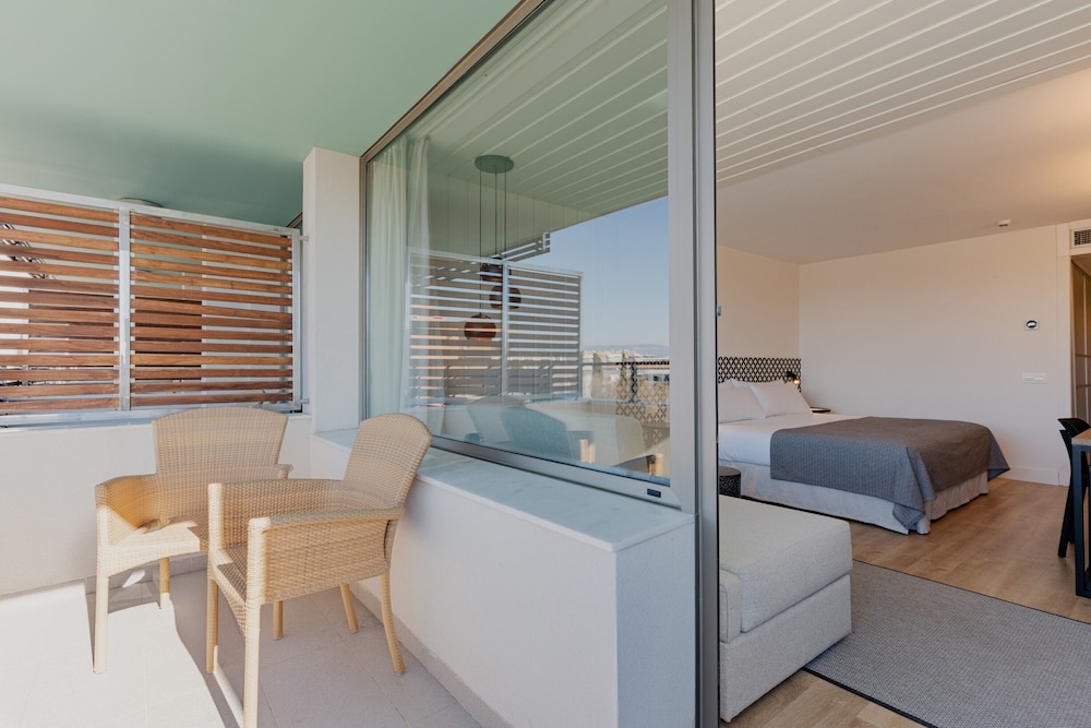 Magnolia Hotel Salou - Adults Only — Hotel rooms in Salou, Catalonia