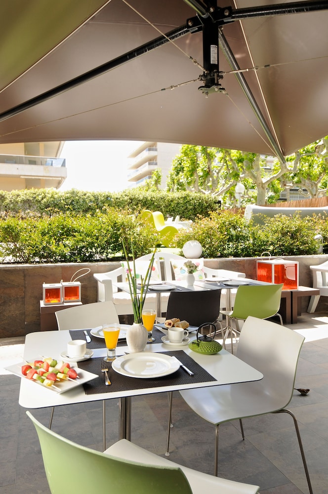Magnolia Hotel Salou - Adults Only — Restaurant & bars in Salou, Catalonia