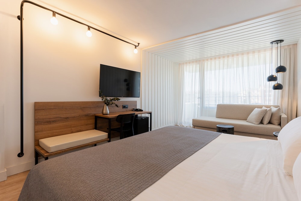 Magnolia Hotel Salou - Adults Only — Hotel rooms in Salou, Catalonia