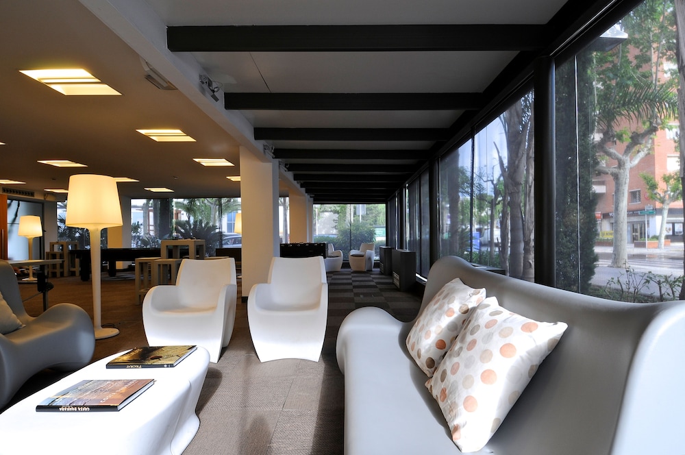 Magnolia Hotel Salou - Adults Only — Hotel building in Salou, Catalonia