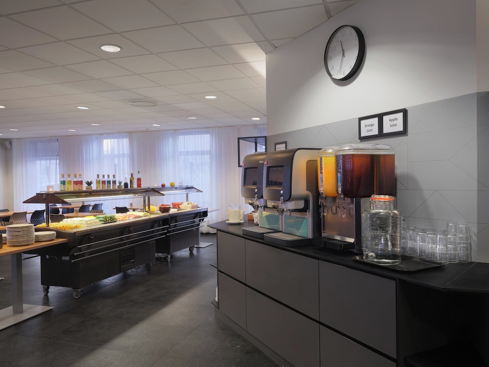 Hotel Cabin — Restaurant & bars in Reykjavik, Capital Region