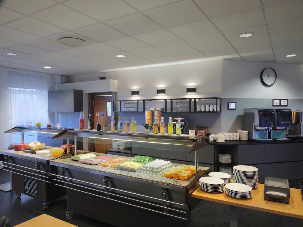 Hotel Cabin — Restaurant & bars in Reykjavik, Capital Region