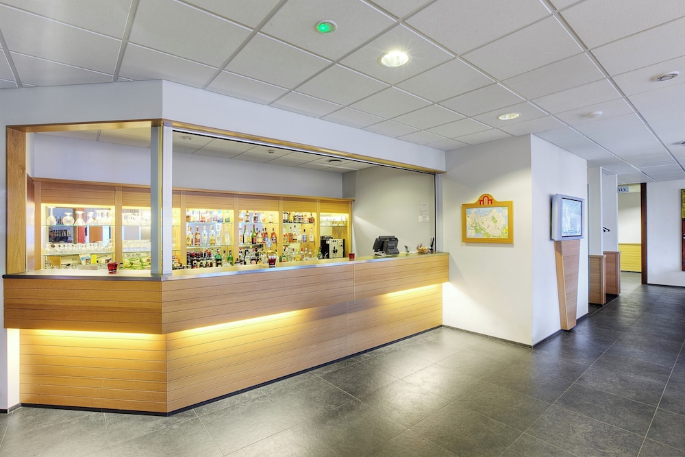 Hotel Cabin — Hotel building in Reykjavik, Capital Region