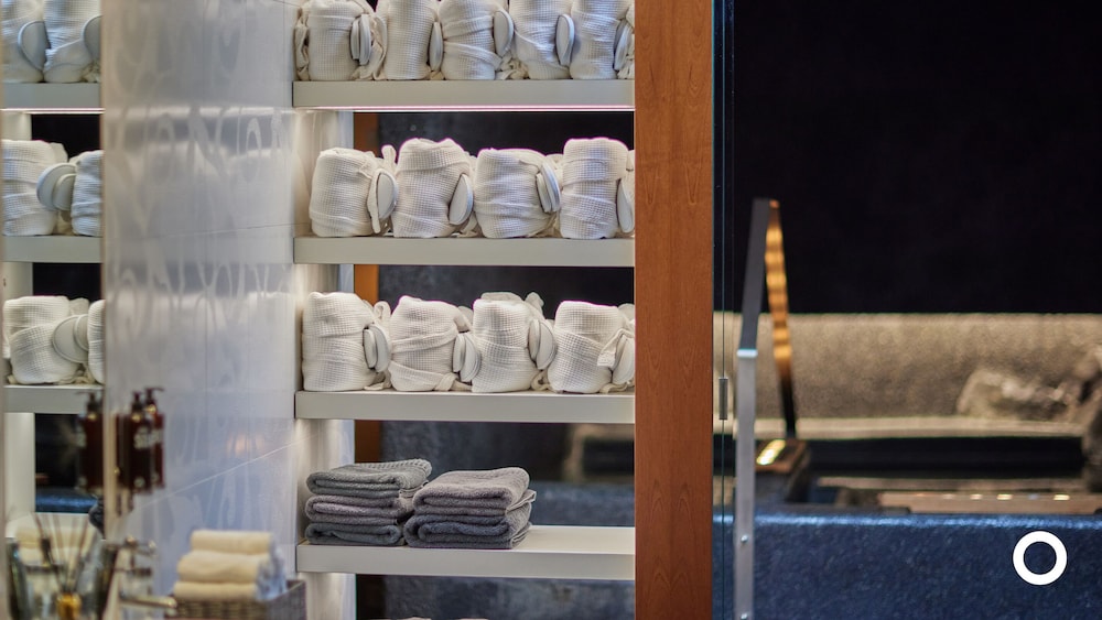 Center Hotels Arnarhvoll — Restaurant & bars in Reykjavik, Capital Region