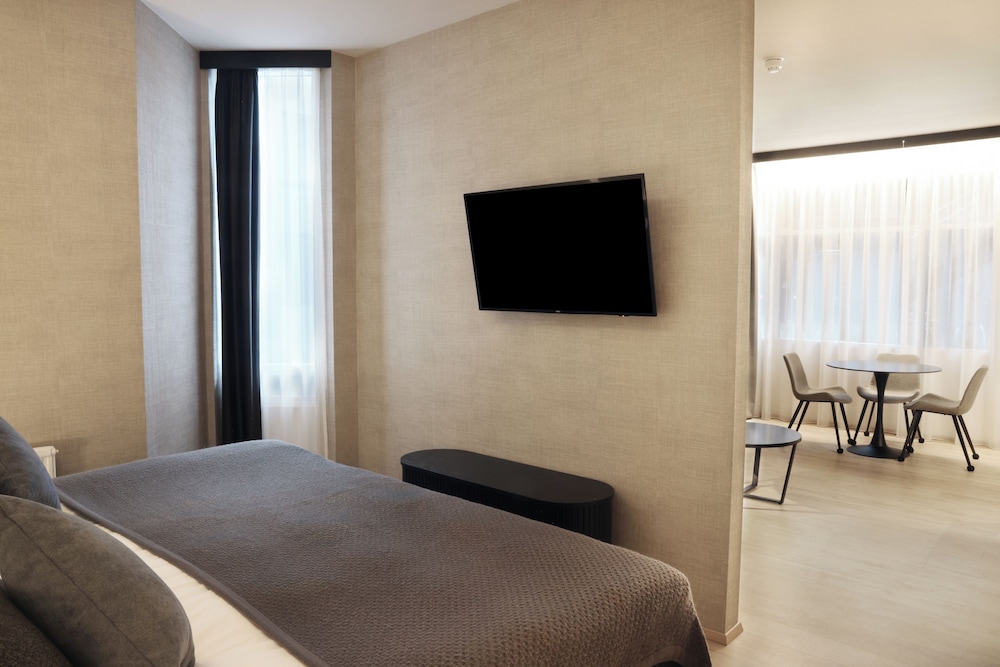 Hotel Reykjavík Grand — Hotel rooms in Reykjavik, Capital Region