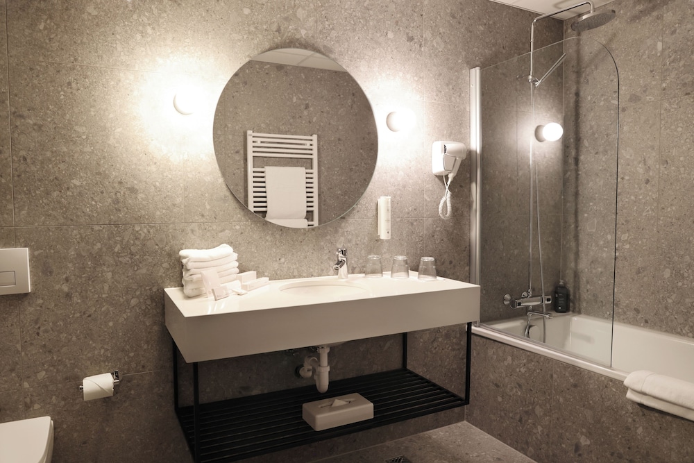 Hotel Reykjavík Grand — Hotel rooms in Reykjavik, Capital Region