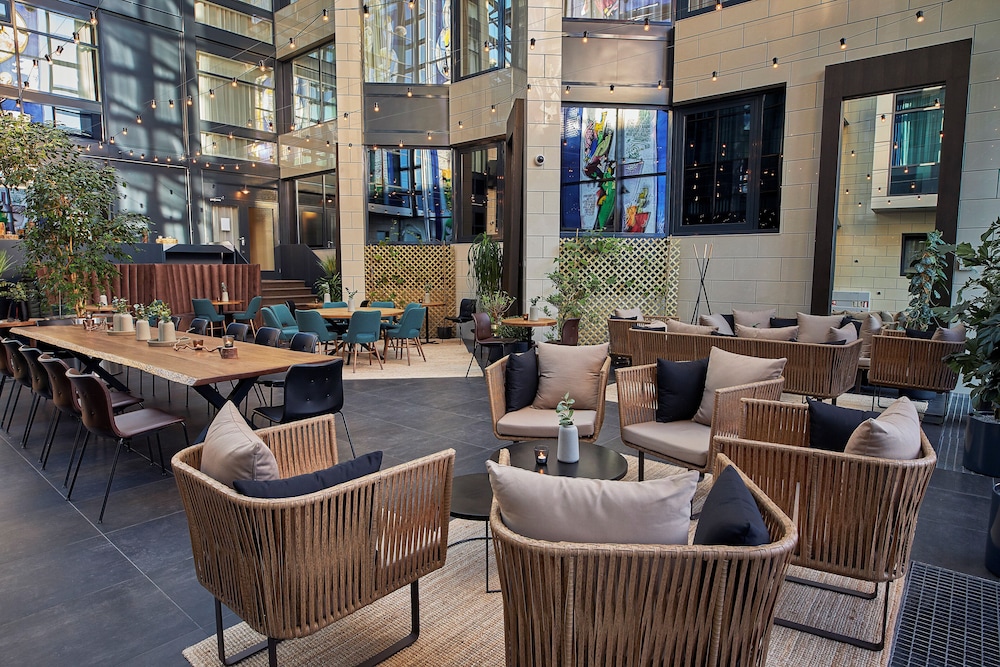 Hotel Reykjavík Grand — Restaurant & bars in Reykjavik, Capital Region