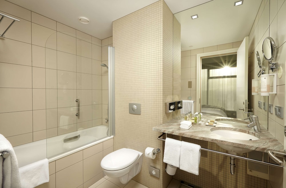 Hilton Reykjavik — Hotel rooms in Reykjavik, Capital Region