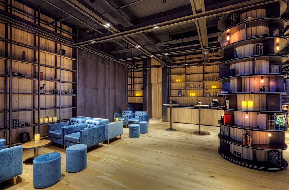 Hilton Reykjavik — Restaurant & bars in Reykjavik, Capital Region