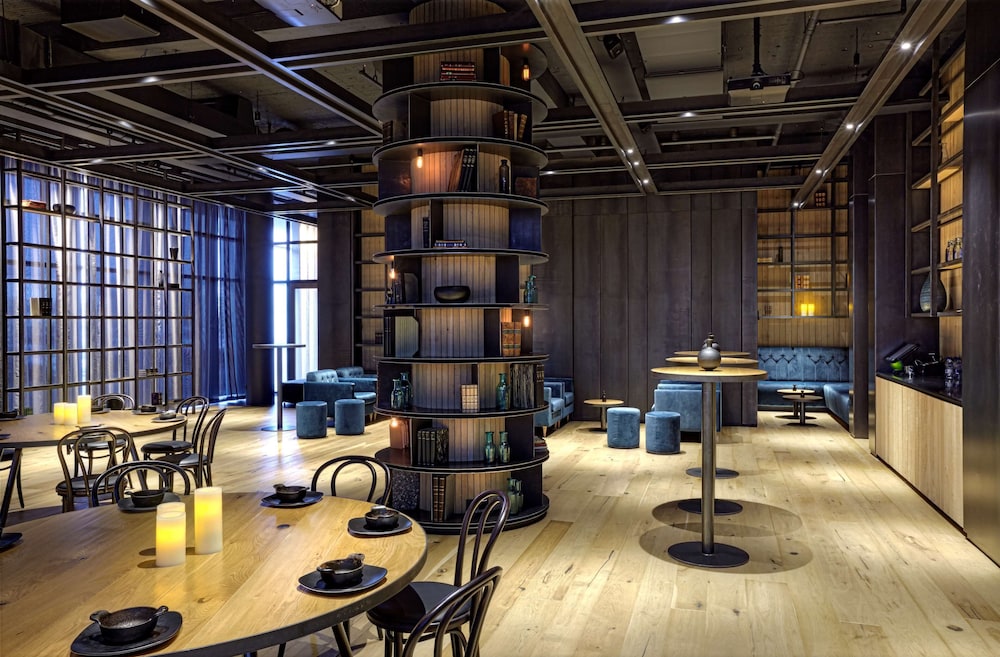 Hilton Reykjavik — Restaurant & bars in Reykjavik, Capital Region