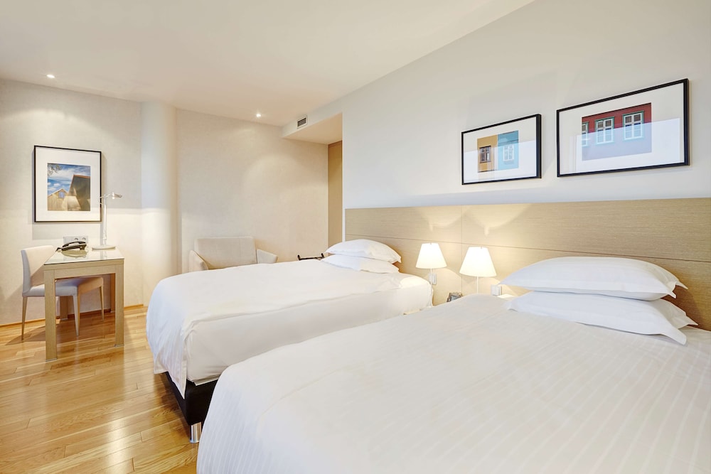 Hilton Reykjavik — Hotel rooms in Reykjavik, Capital Region