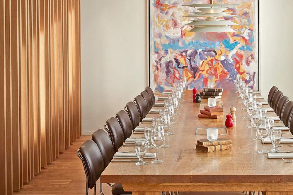 Hotel Reykjavik Askja — Restaurant & bars in Reykjavik, Capital Region