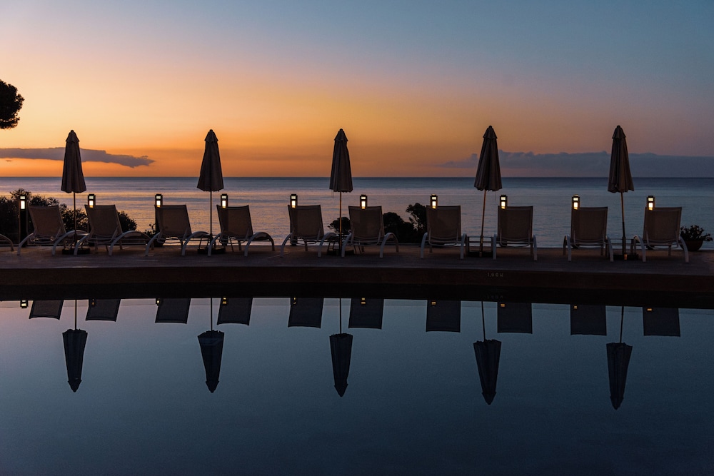 Park Hotel San Jorge & Spa by Escampa Hotels — Swimming pool in Calonge, Catalonia