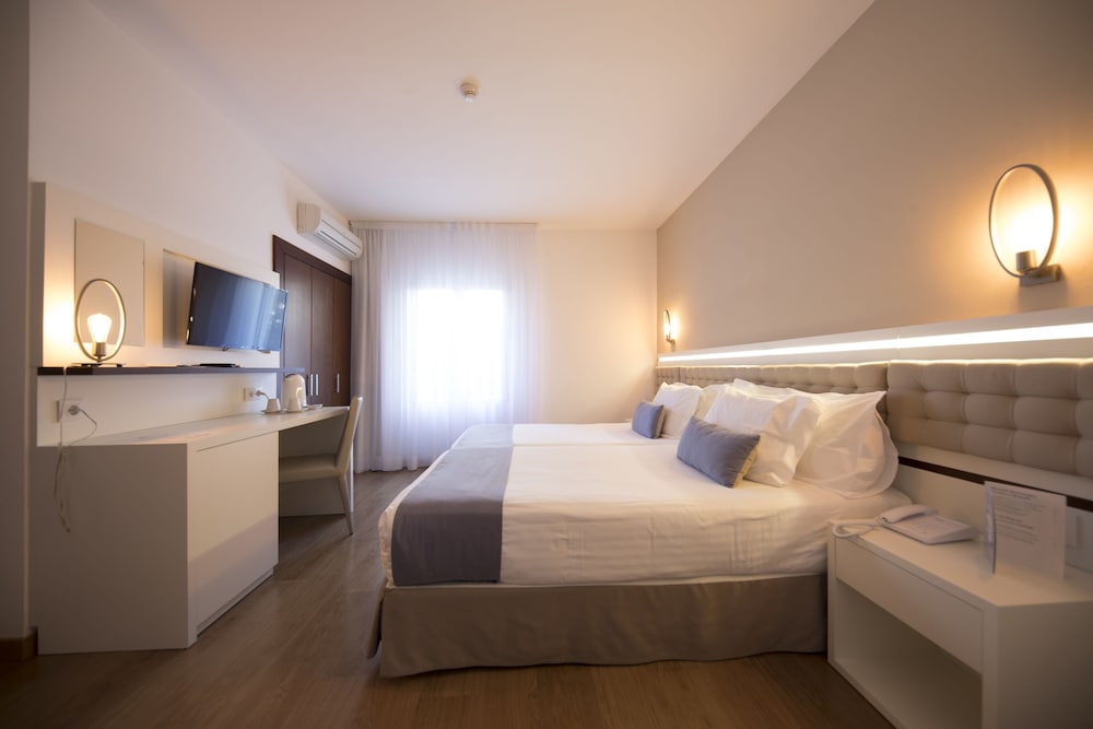 Park Hotel San Jorge & Spa by Escampa Hotels — Hotel rooms in Calonge, Catalonia