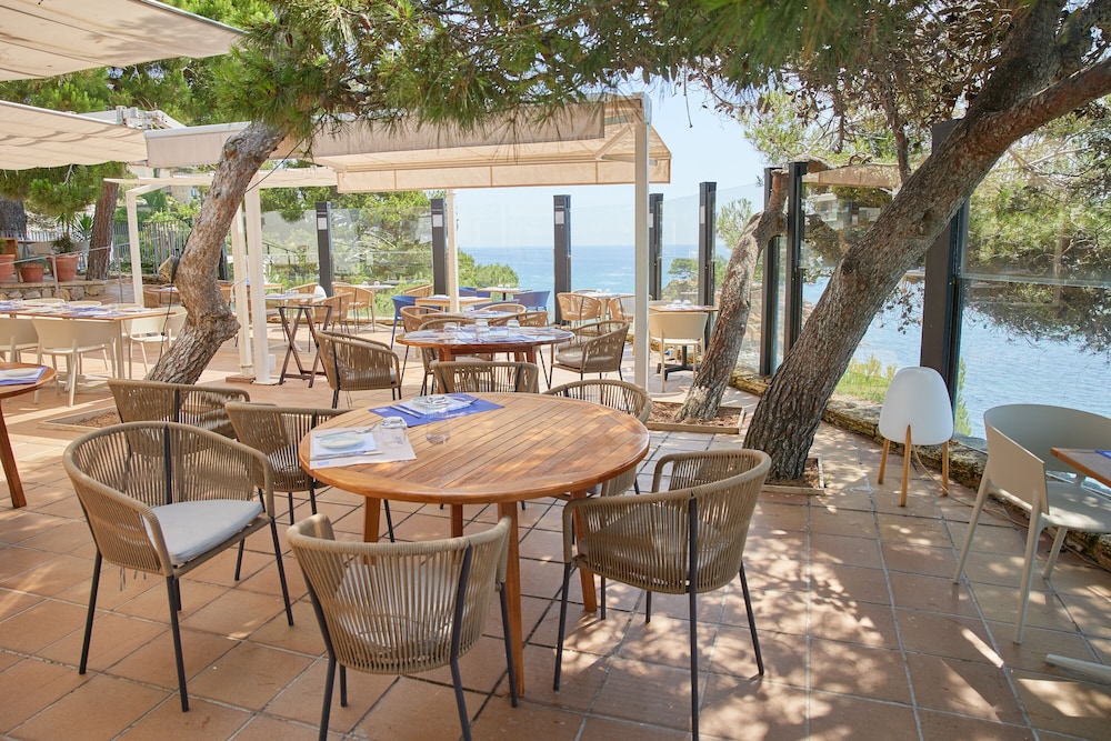 Park Hotel San Jorge & Spa by Escampa Hotels — Restaurant & bars in Calonge, Catalonia