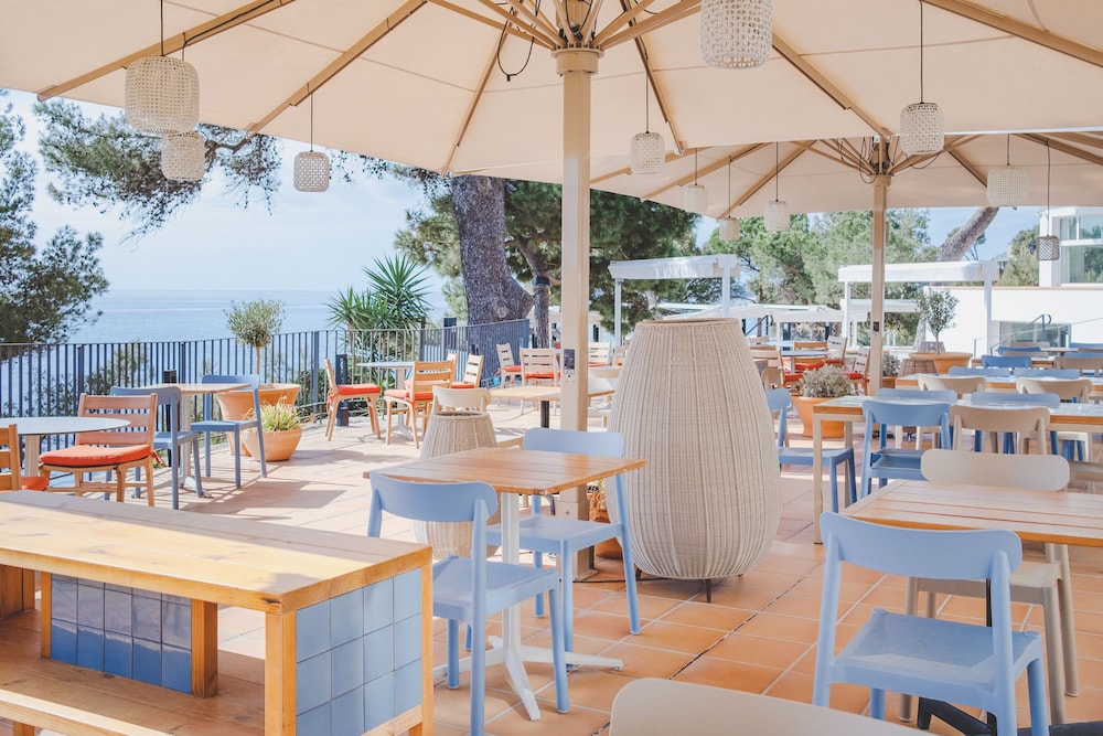 Park Hotel San Jorge & Spa by Escampa Hotels — Restaurant & bars in Calonge, Catalonia