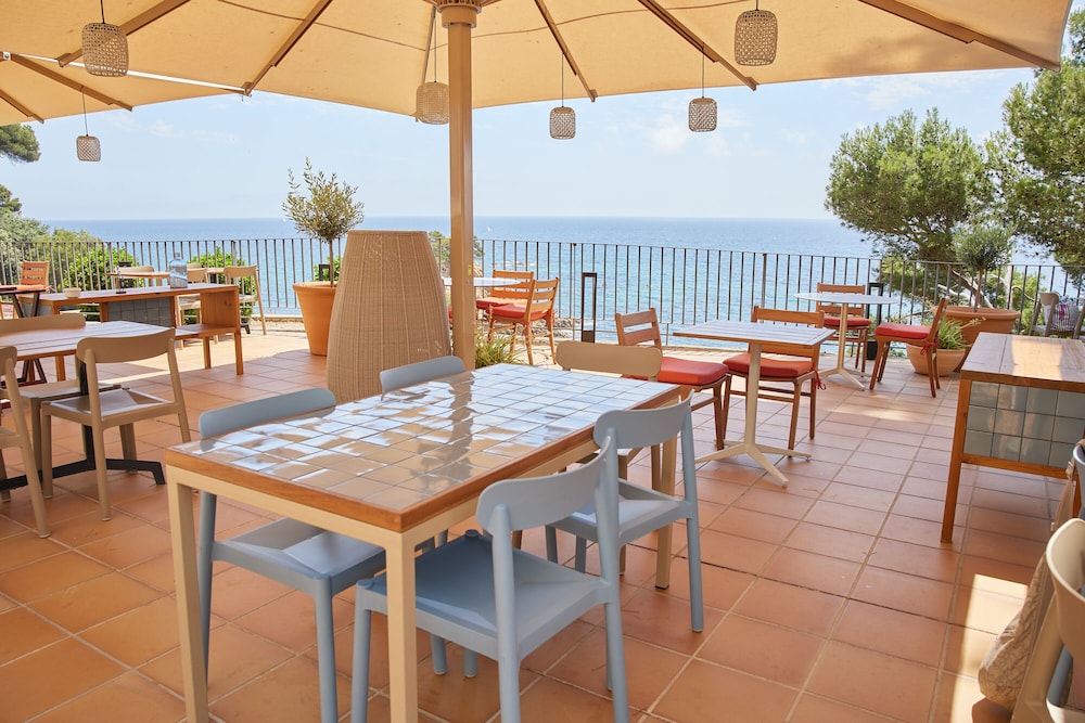 Park Hotel San Jorge & Spa by Escampa Hotels — Restaurant & bars in Calonge, Catalonia