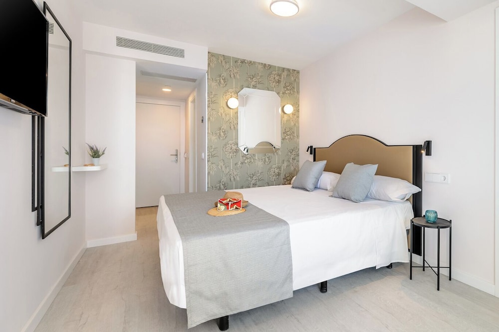 Hotel Vibra Palma Cactus — Hotel rooms in Playa de Palma, Balearic Islands