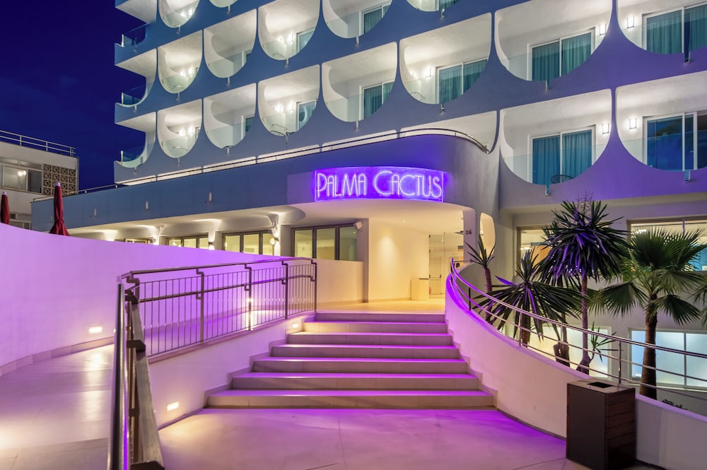 Hotel Vibra Palma Cactus — Hotel building in Playa de Palma, Balearic Islands