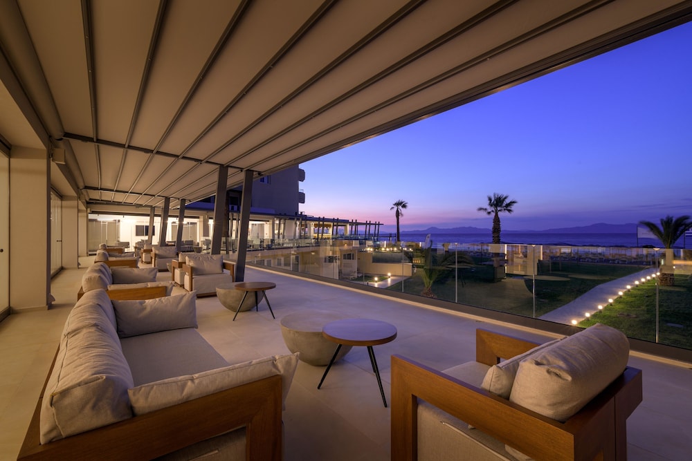 Sun Beach Resort — Restaurant & bars in Ialyssos, South Aegean