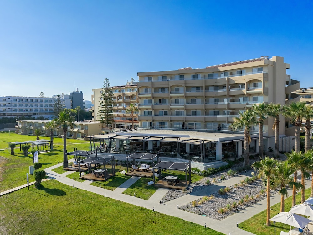 Sun Beach Resort — Hotel building in Ialyssos, South Aegean