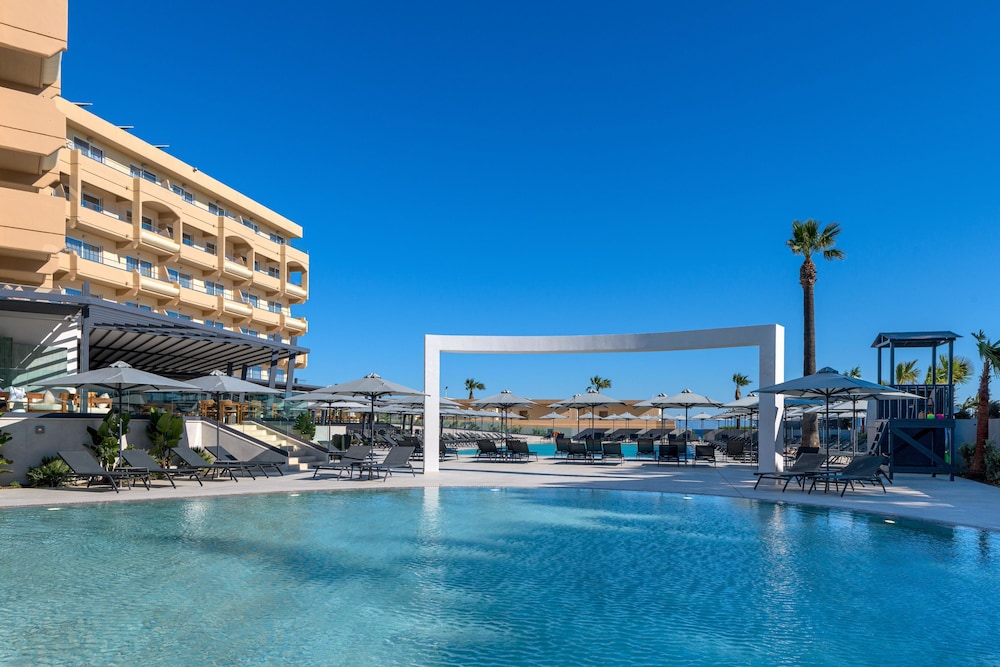 Sun Beach Resort — Swimming pool in Ialyssos, South Aegean