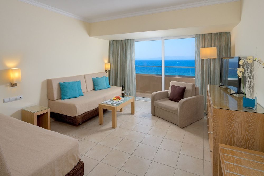 Sun Beach Resort — Hotel rooms in Ialyssos, South Aegean