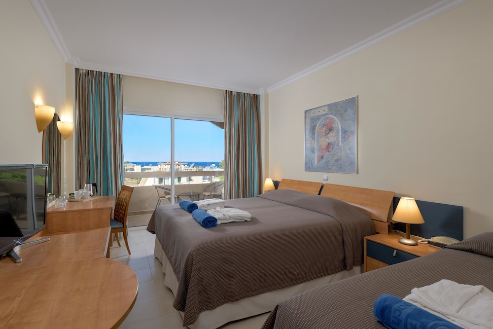 Sun Beach Resort — Hotel rooms in Ialyssos, South Aegean