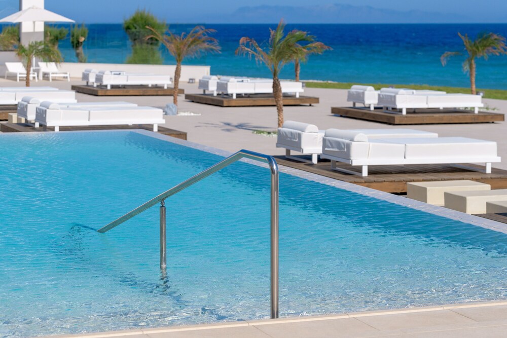 Sun Beach Resort — Swimming pool in Ialyssos, South Aegean