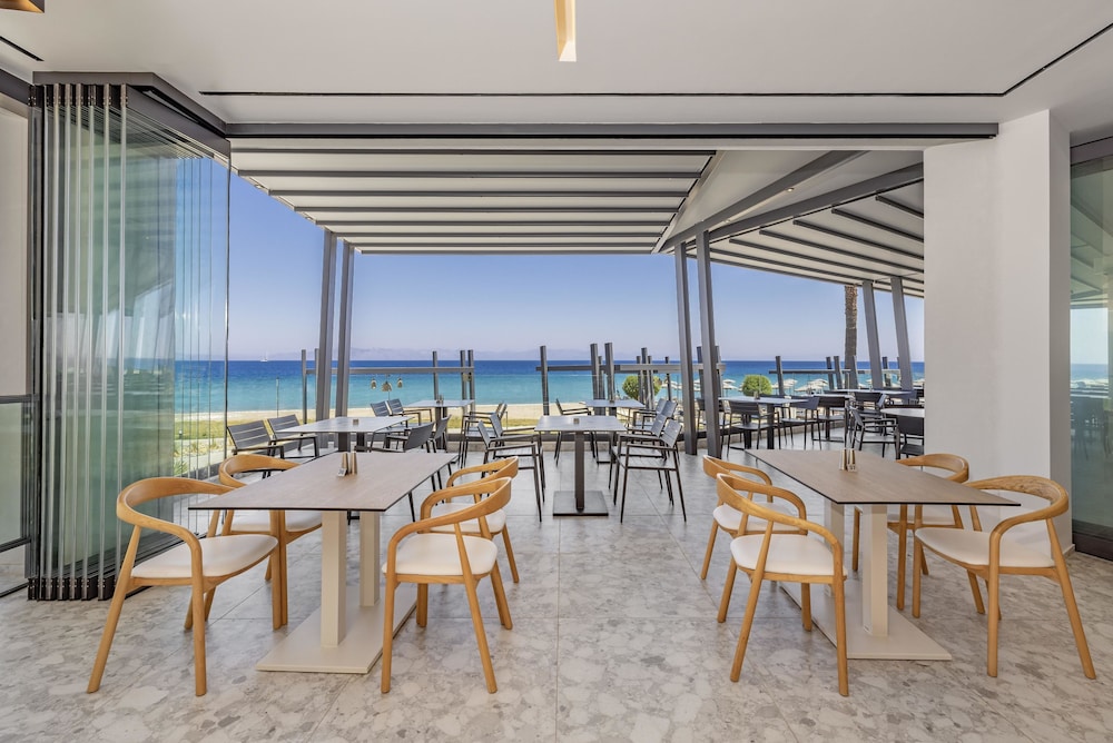 Sun Beach Resort — Restaurant & bars in Ialyssos, South Aegean