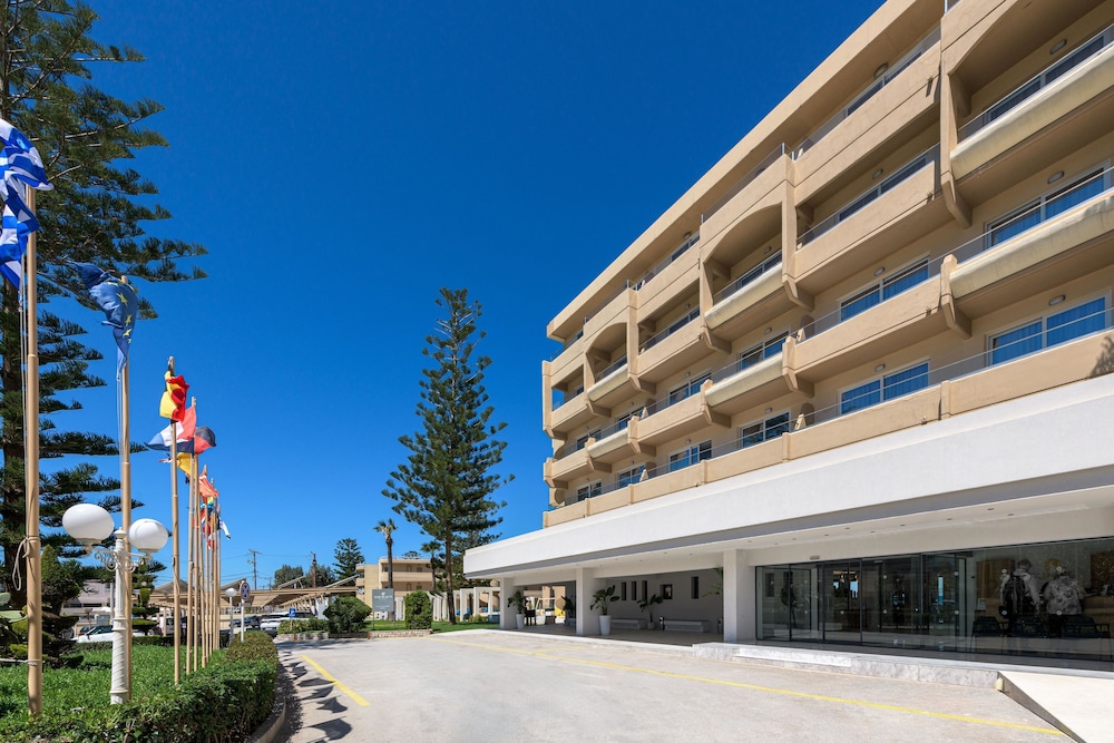 Sun Beach Resort — Hotel building in Ialyssos, South Aegean