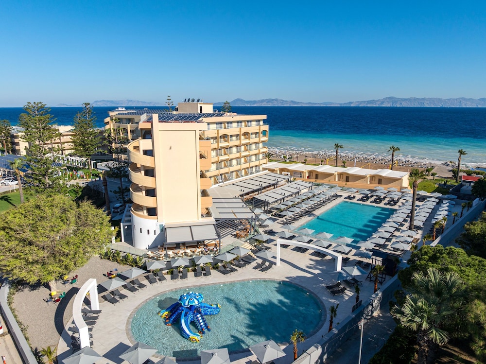 Sun Beach Resort — Hotel building in Ialyssos, South Aegean