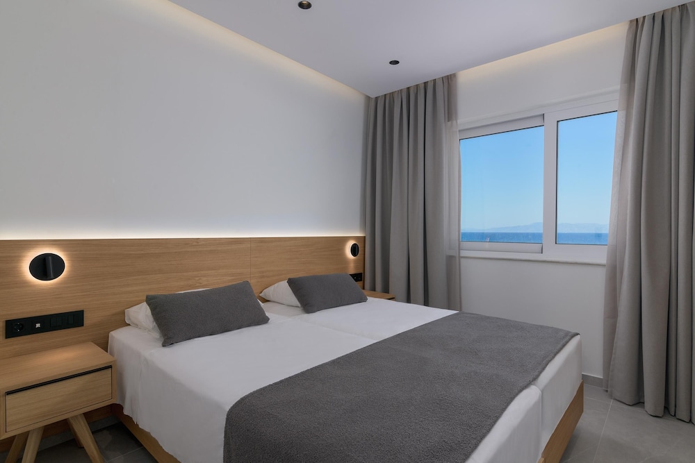 Sun Beach Resort — Hotel rooms in Ialyssos, South Aegean
