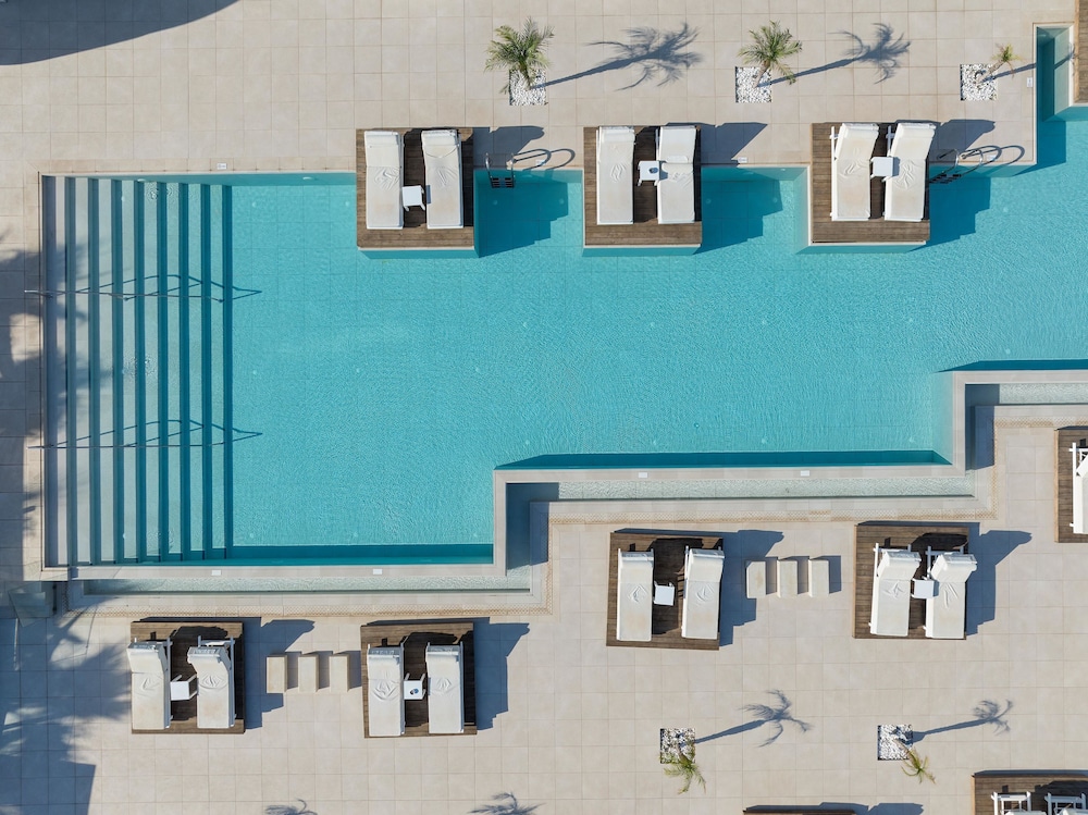 Sun Beach Resort — Swimming pool in Ialyssos, South Aegean