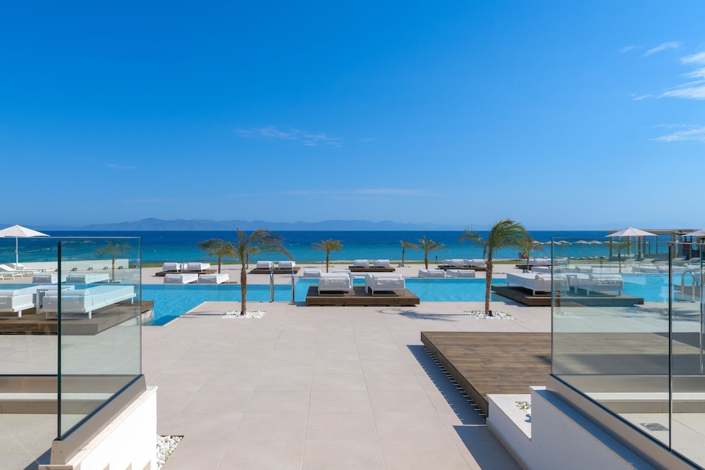 Sun Beach Resort — Swimming pool in Ialyssos, South Aegean