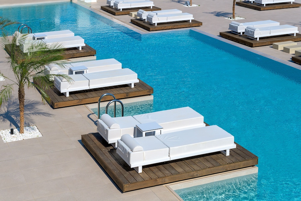 Sun Beach Resort — Swimming pool in Ialyssos, South Aegean