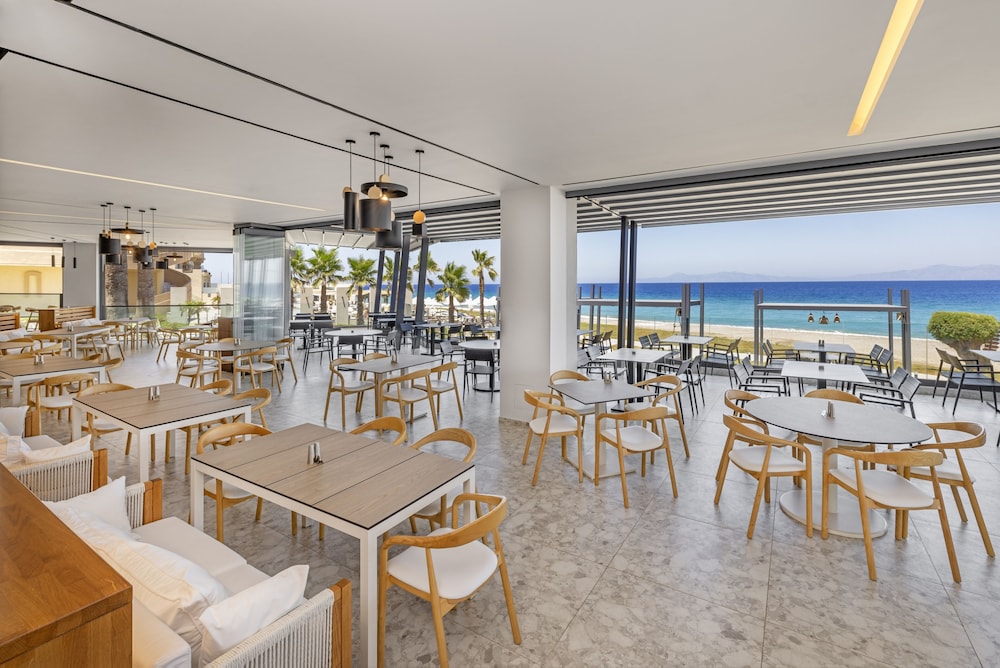 Sun Beach Resort — Restaurant & bars in Ialyssos, South Aegean