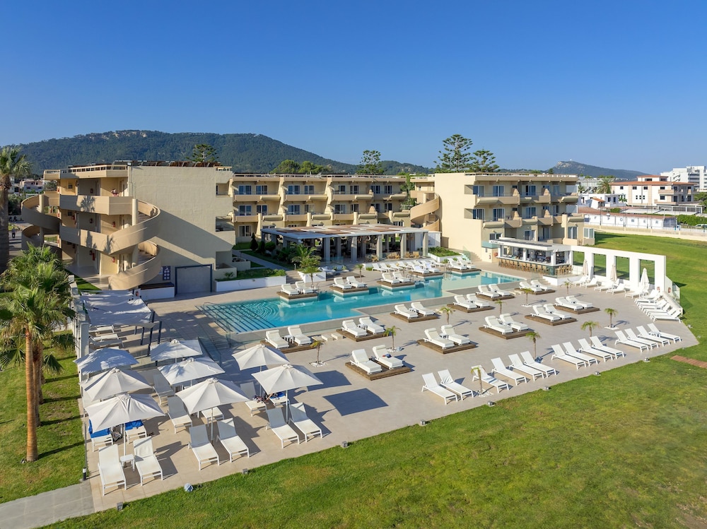 Sun Beach Resort — Swimming pool in Ialyssos, South Aegean