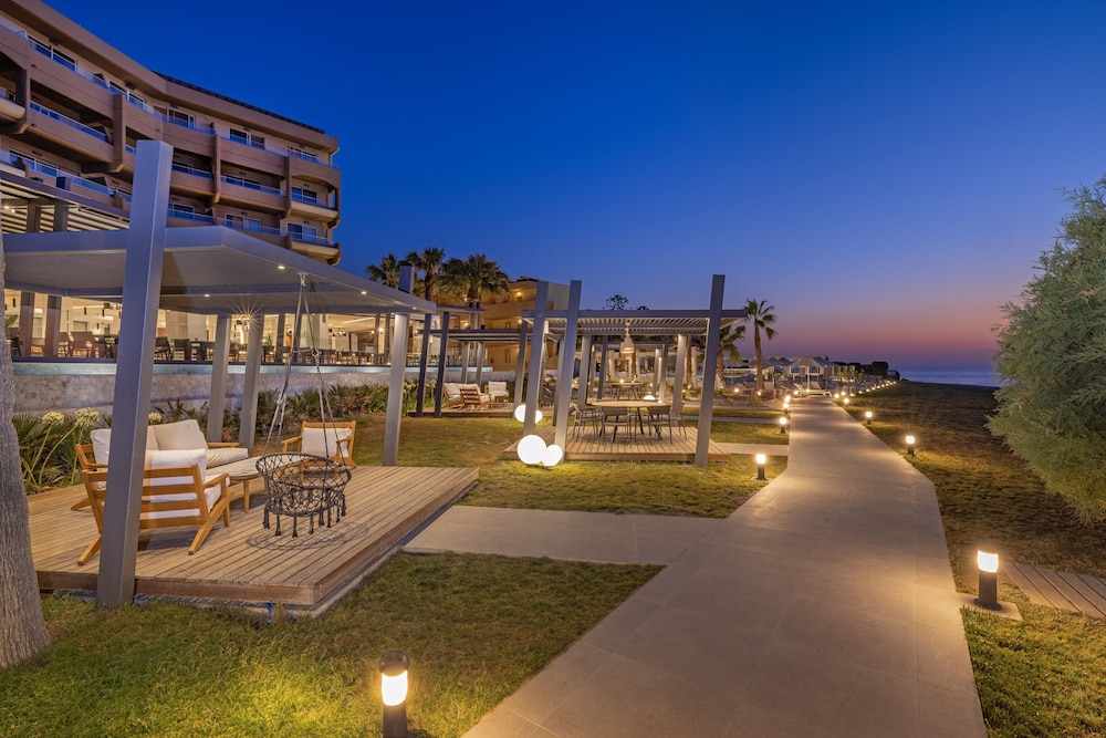Sun Beach Resort — Hotel building in Ialyssos, South Aegean