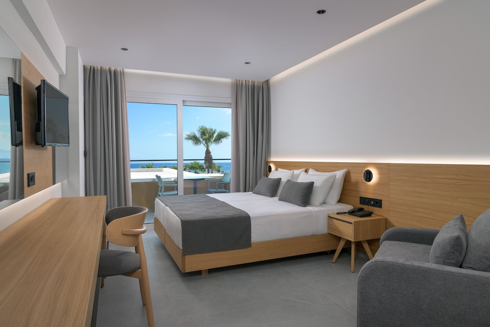 Sun Beach Resort — Hotel rooms in Ialyssos, South Aegean