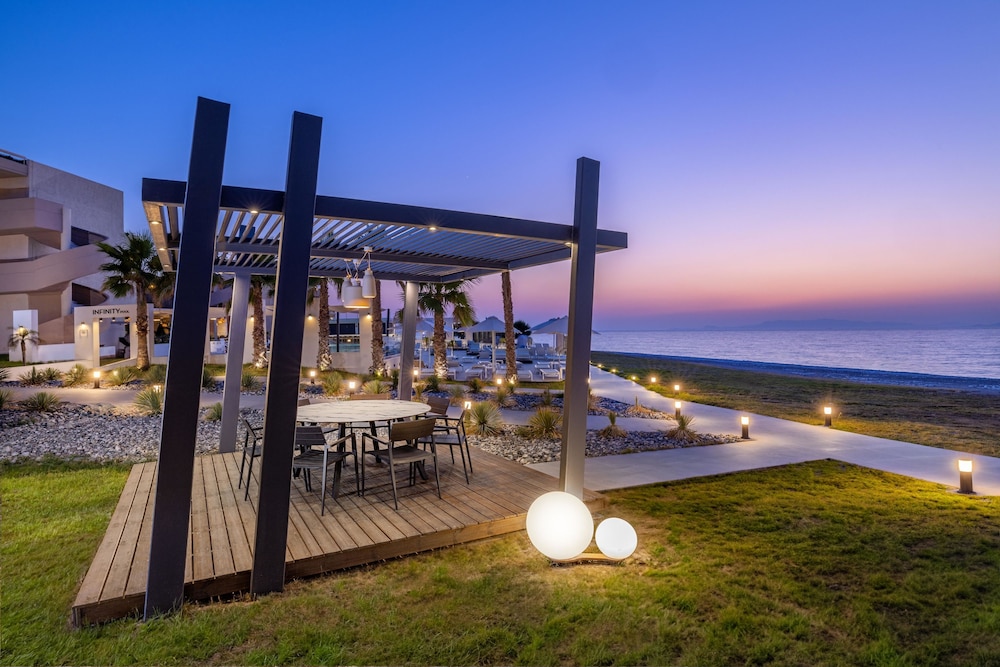 Sun Beach Resort — Restaurant & bars in Ialyssos, South Aegean
