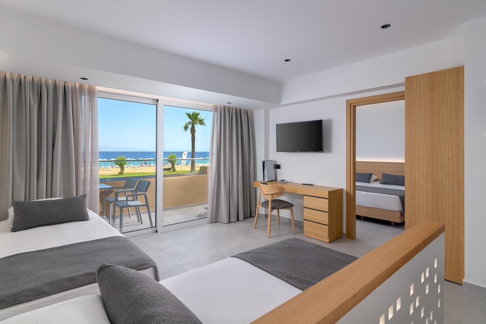 Sun Beach Resort — Hotel rooms in Ialyssos, South Aegean